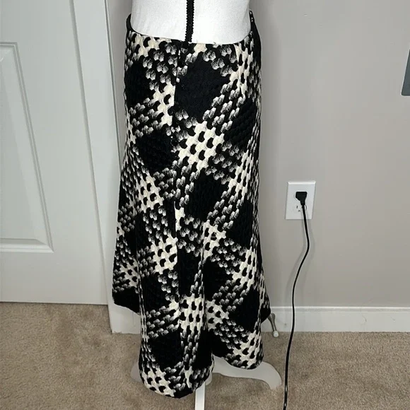 Houndstooth Express A-Line Wool Skirt - Picture 4 of 9